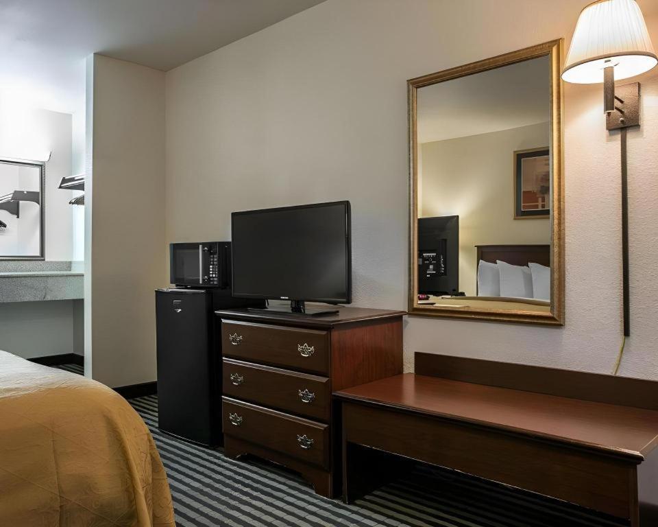 Quality Inn Columbia Airport West Columbia Bagian luar foto