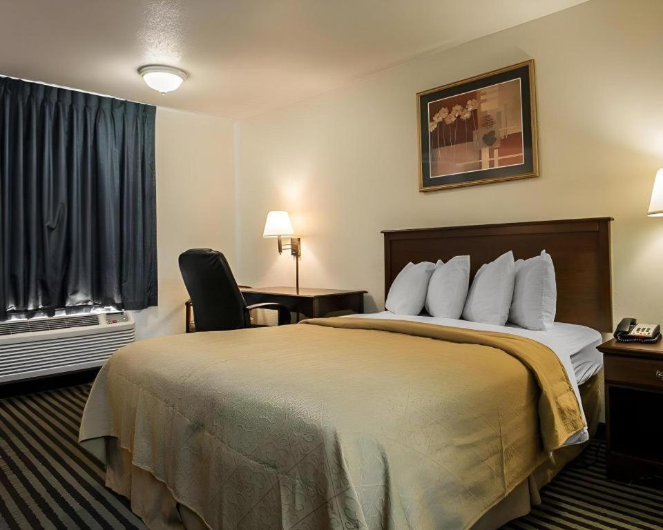 Quality Inn Columbia Airport West Columbia Bagian luar foto