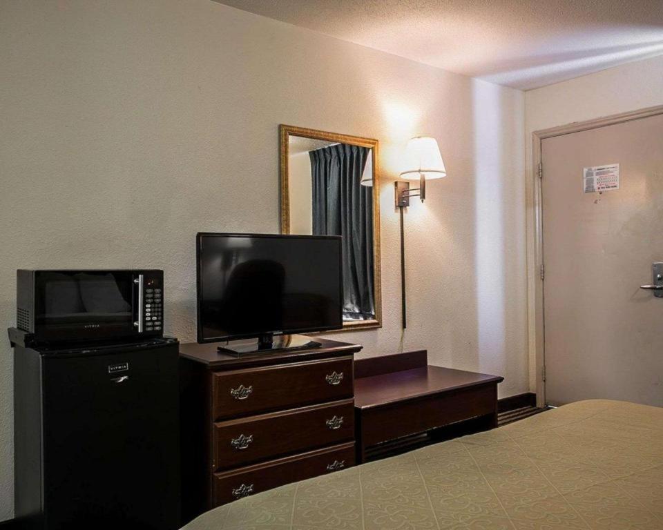 Quality Inn Columbia Airport West Columbia Bagian luar foto