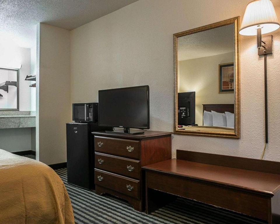 Quality Inn Columbia Airport West Columbia Bagian luar foto