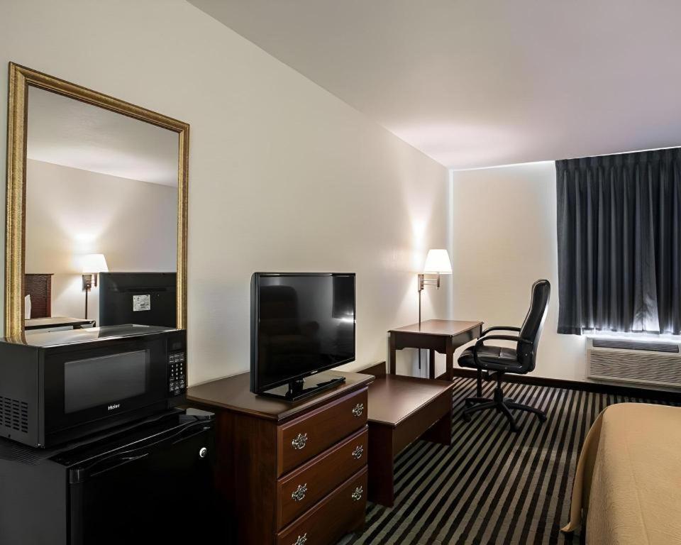 Quality Inn Columbia Airport West Columbia Bagian luar foto