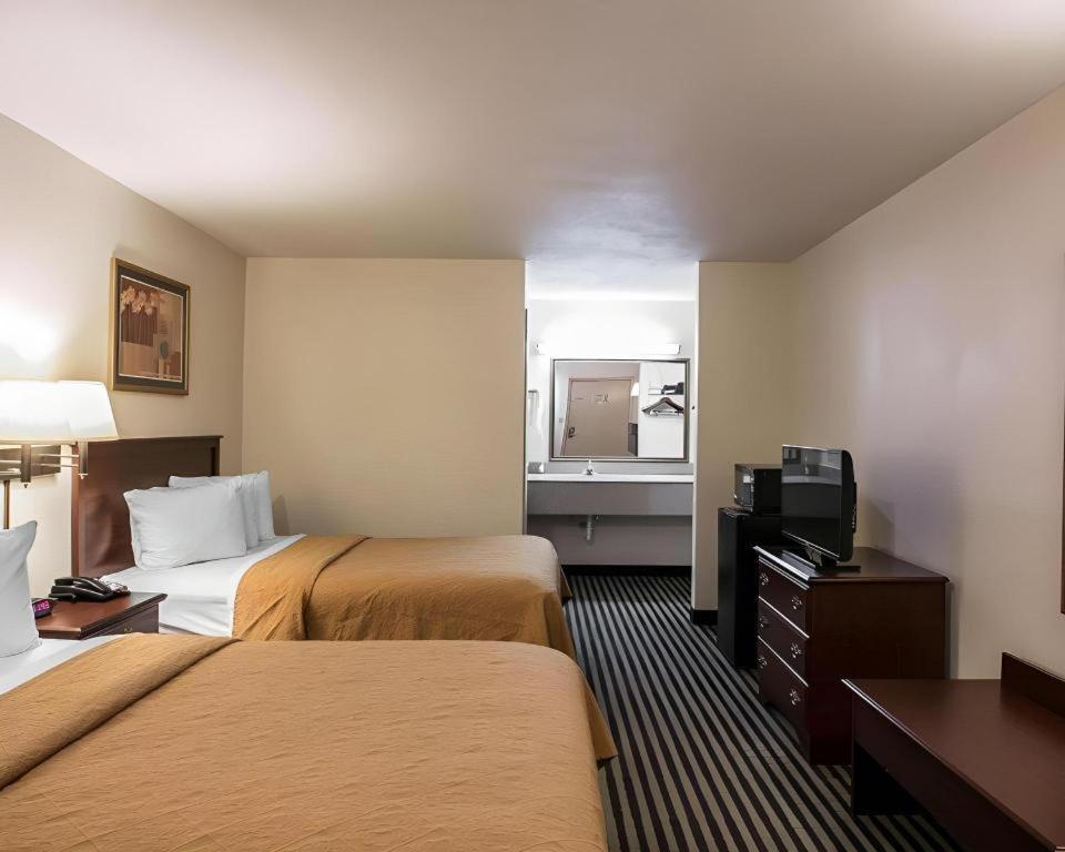 Quality Inn Columbia Airport West Columbia Bagian luar foto