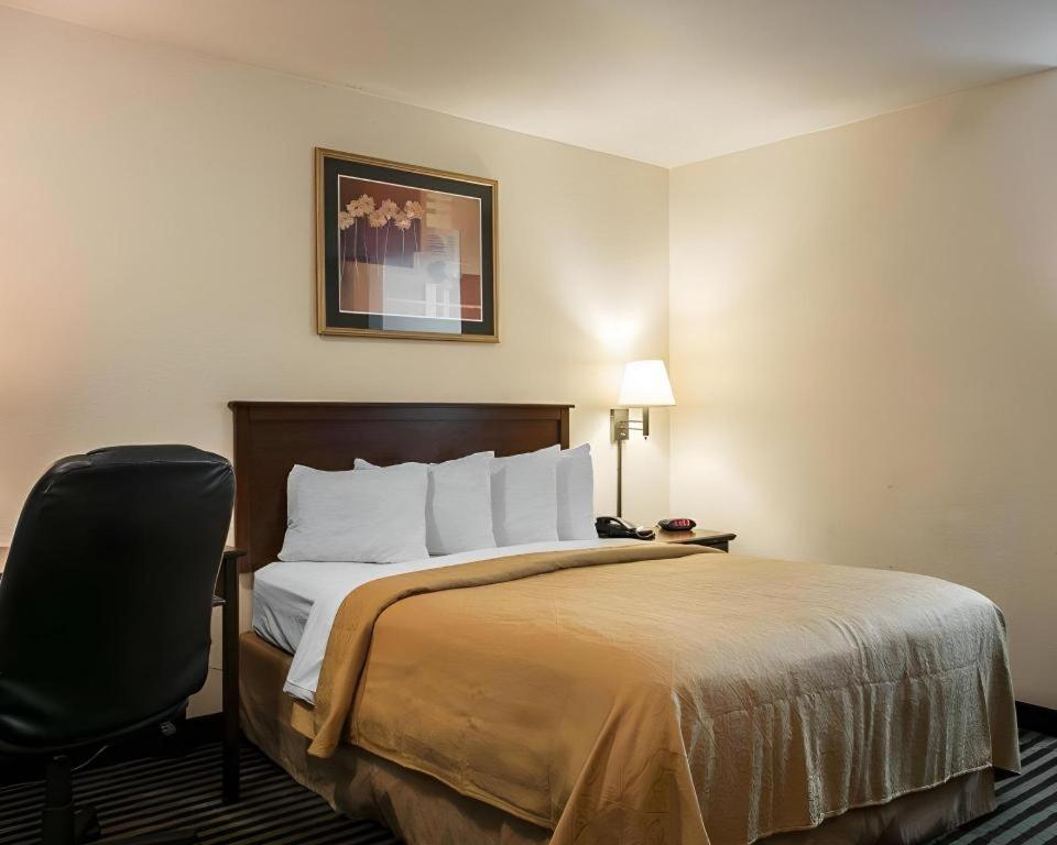 Quality Inn Columbia Airport West Columbia Bagian luar foto