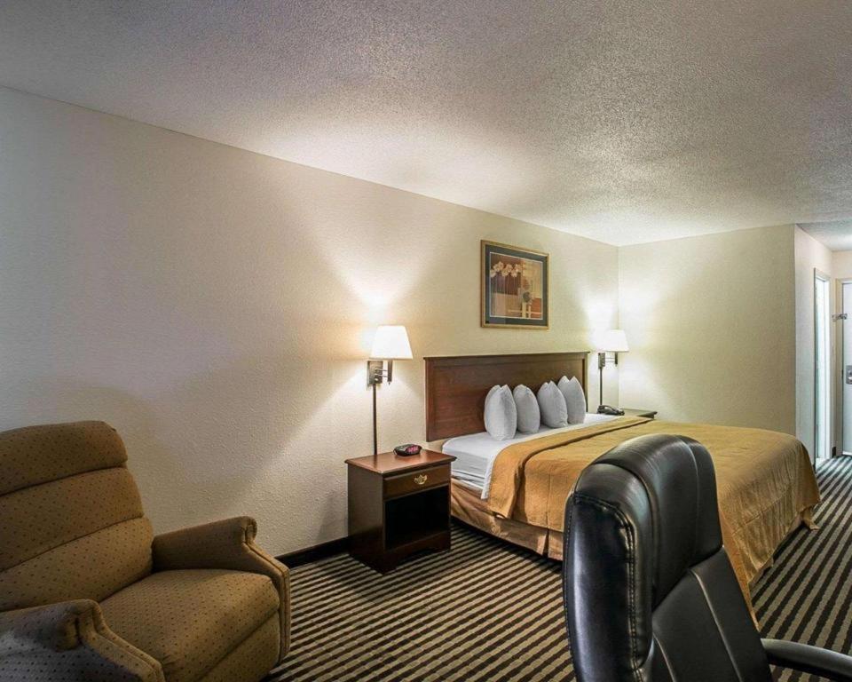 Quality Inn Columbia Airport West Columbia Bagian luar foto